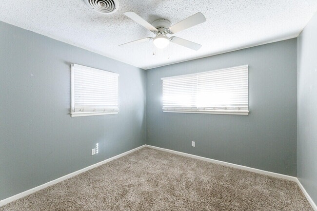 Building Photo - 5426 25th St