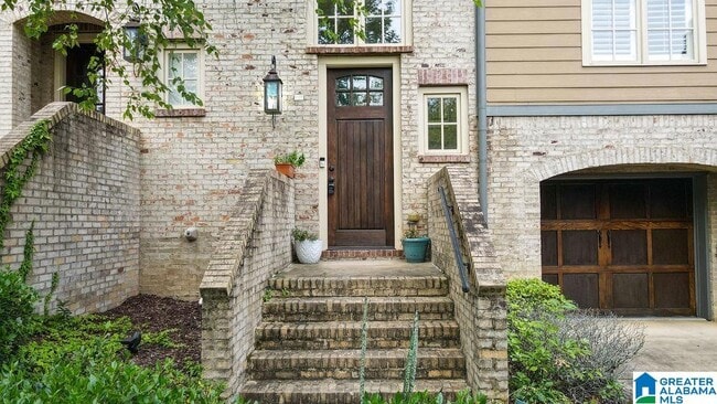 Building Photo - 2081 Eagle Ridge Dr