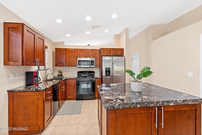 Building Photo - 4906 N Sabino Gulch Ct