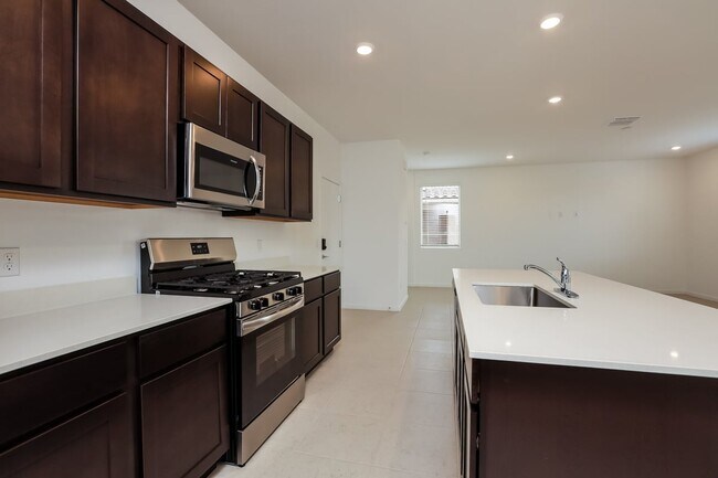 Building Photo - 7071 W Indian Clover Way
