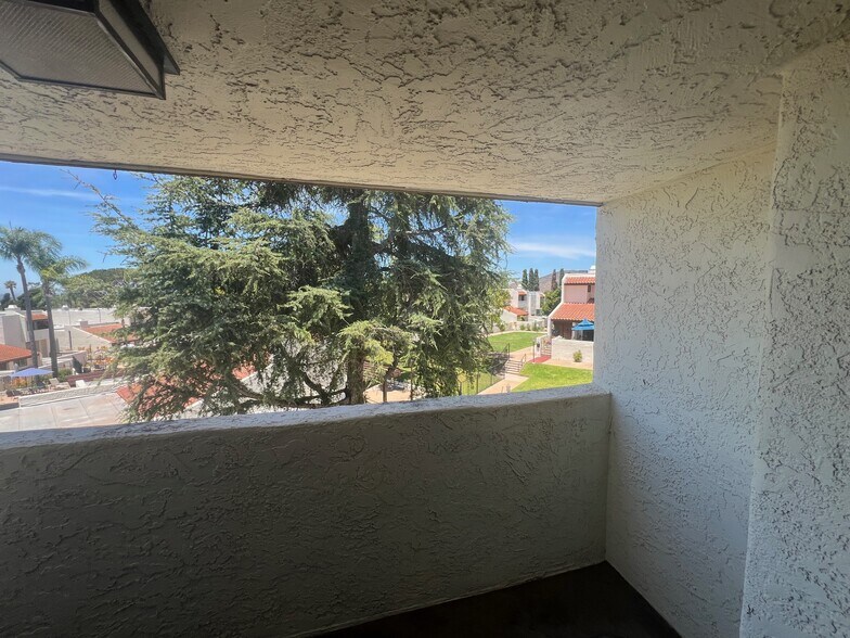 Building Photo - 6818 Caminito del Greco