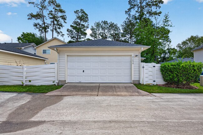 Building Photo - 21090 Alden's Oak