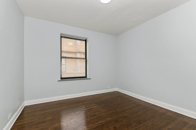 Building Photo - Two Bedroom in South Shore Available Now!