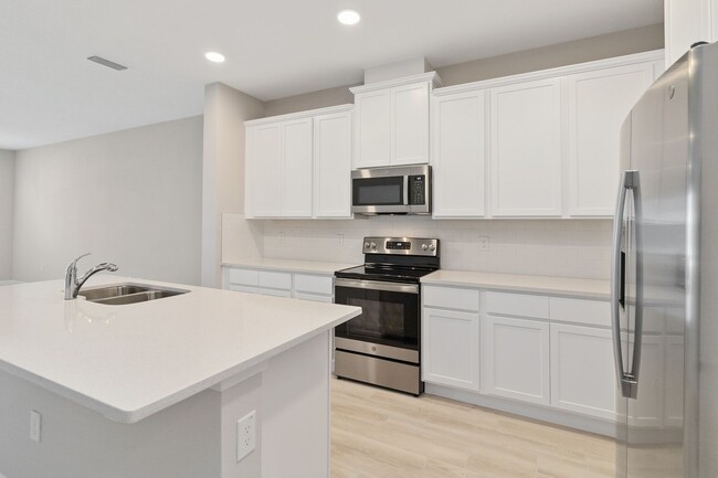 Building Photo - Beautiful Brand New 3/2.5 Townhome W/ 1 Ca...