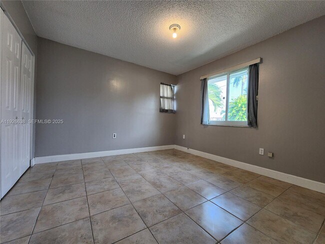 Building Photo - 2438 SW 114th Ave