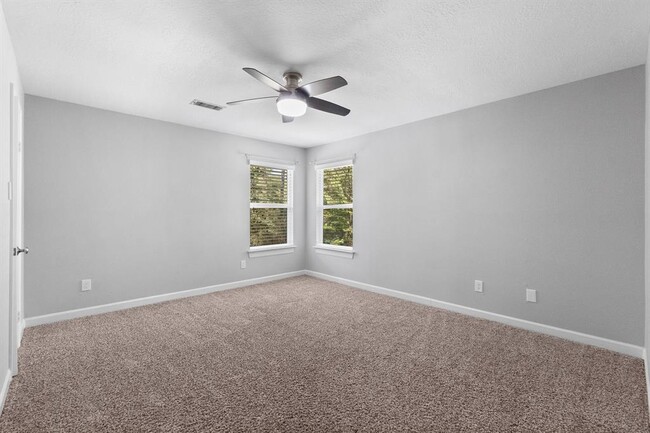 Building Photo - 231 E Golden Arrow Cir