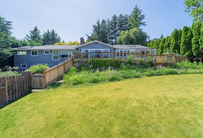 Building Photo - 4-Bedroom Luxury Home for Rent by Portland Golf Club