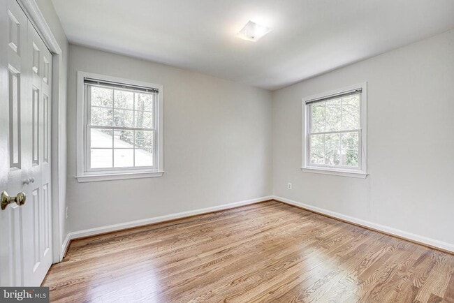 Building Photo - 5813 Fifer Dr