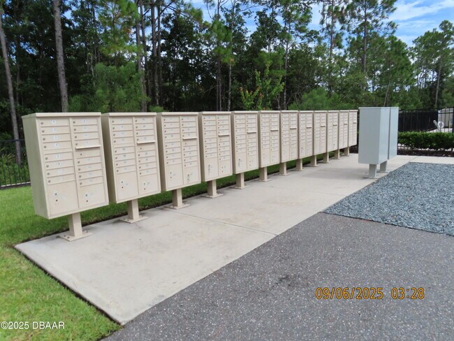 Building Photo - 35 Caballero Ct