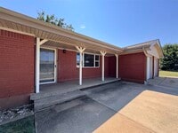 Building Photo - 4509 SE Avalon Ave