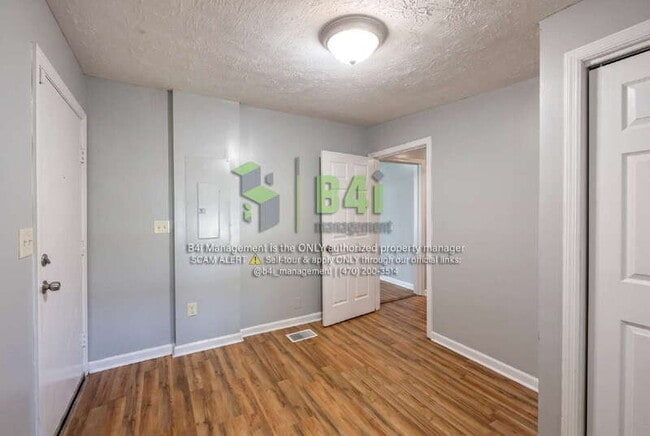 Building Photo - 560 Radcliff Ave