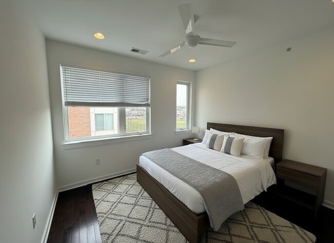 Building Photo - 2410 E Harold St