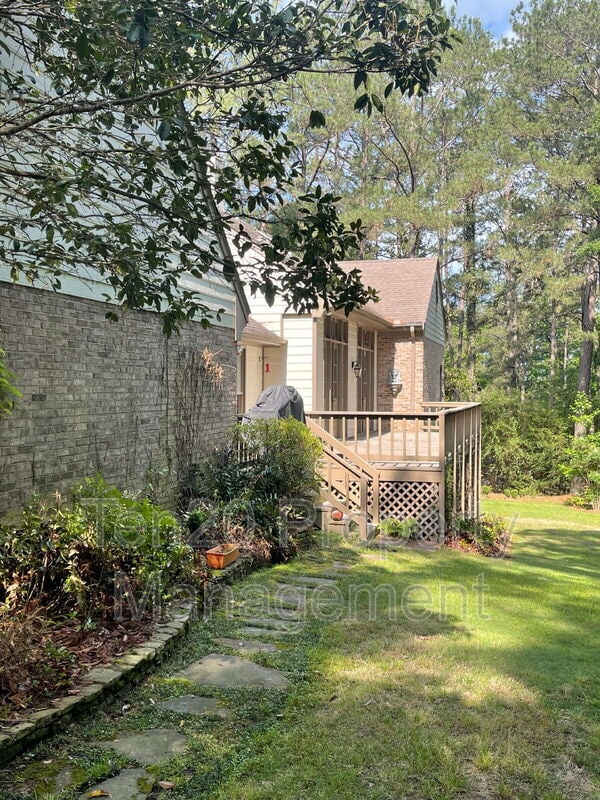 Building Photo - 1544 Glencoe Dr