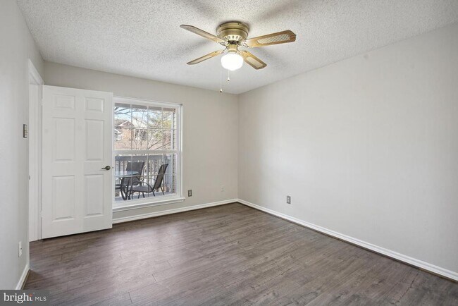 Building Photo - 1536 Lincoln Way