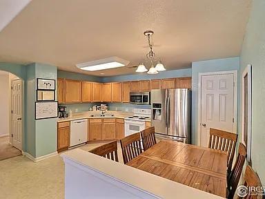 Building Photo - 3734 Ponderosa Ct