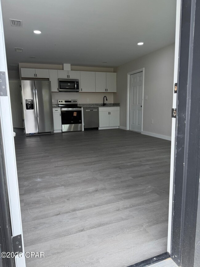 Building Photo - 2828 La Mesa Ave