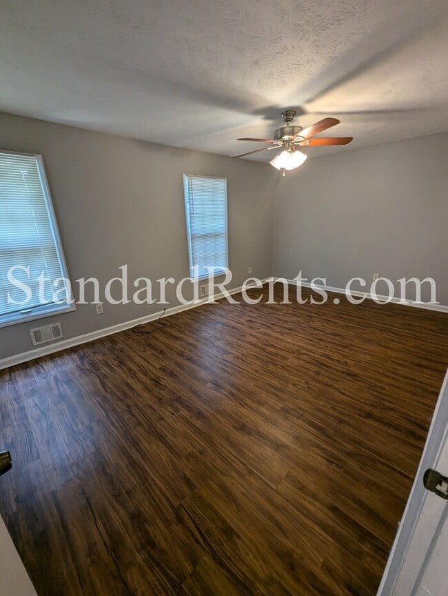 Building Photo - 4650 Aberdeen Ln