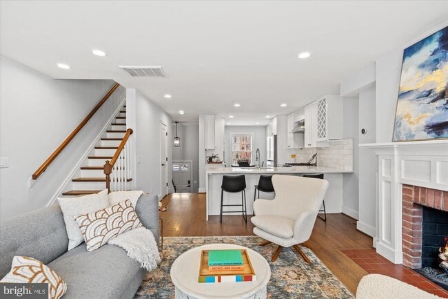 Building Photo - 222 Green St