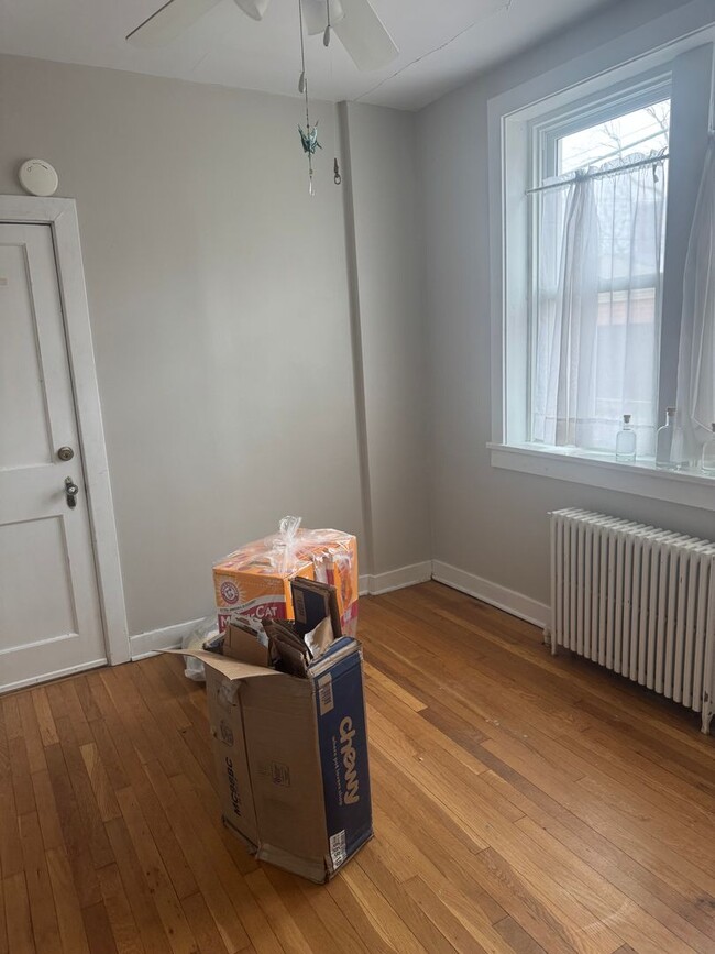 Building Photo - 201 Moore Ave