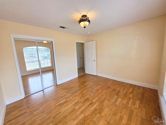 Building Photo - 1028 Antigua Cir