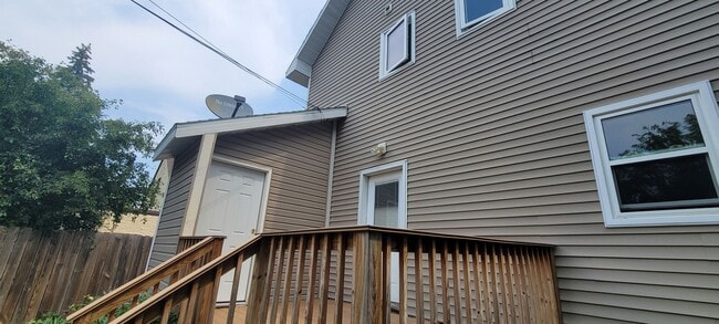 Primary Photo - 1315 Bixby Ave NE