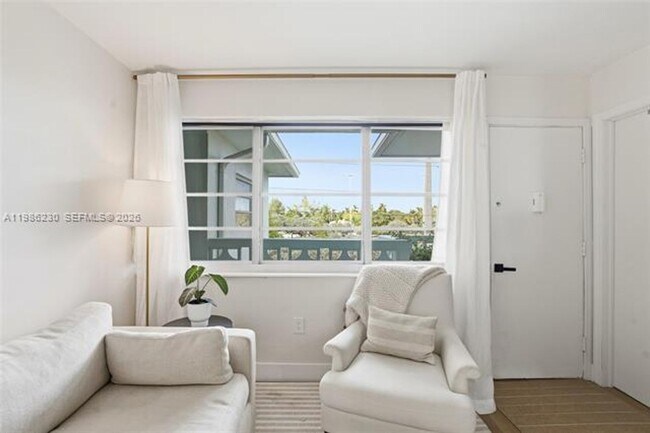 Building Photo - 1100 11th St