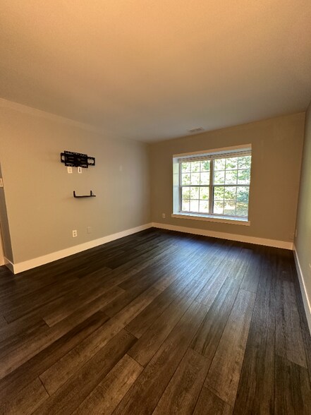 Building Photo - 66 Andover Pl