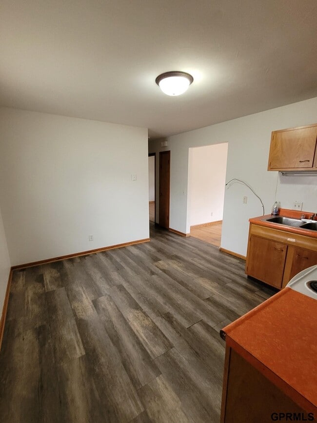 Building Photo - 2216 Lincoln Ave