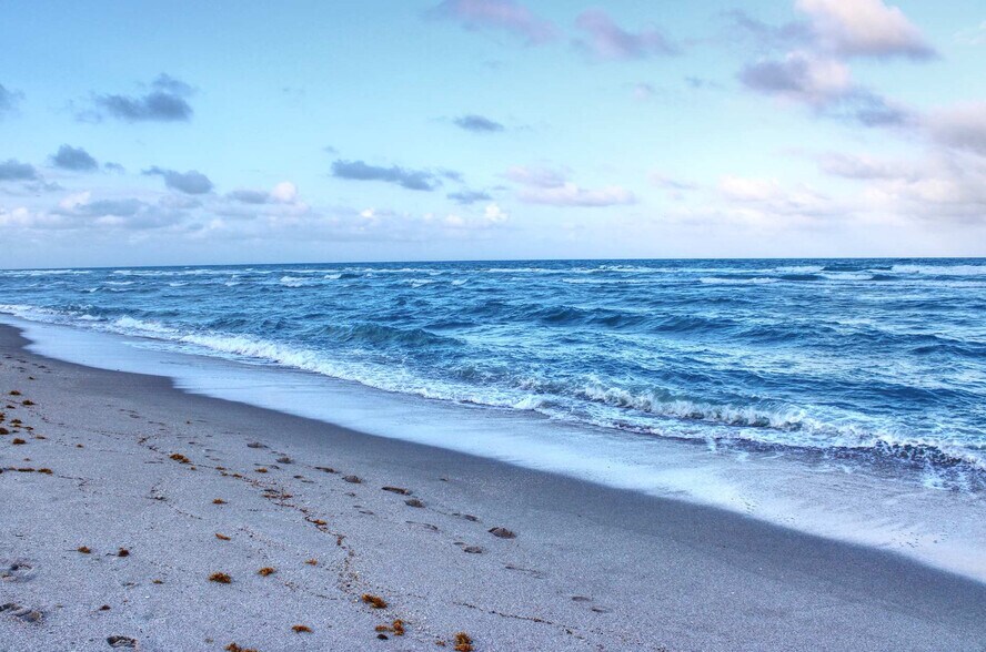 Building Photo - 329 Madison St