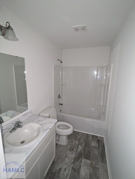 Building Photo - 114 Alcove Ct