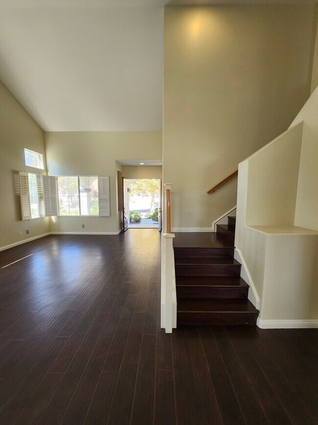 Building Photo - Beautiful two-story home located in the he...