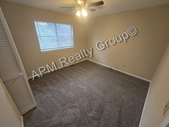 Building Photo - Recently renovated 2 bedroom 1.5 bath duplex
