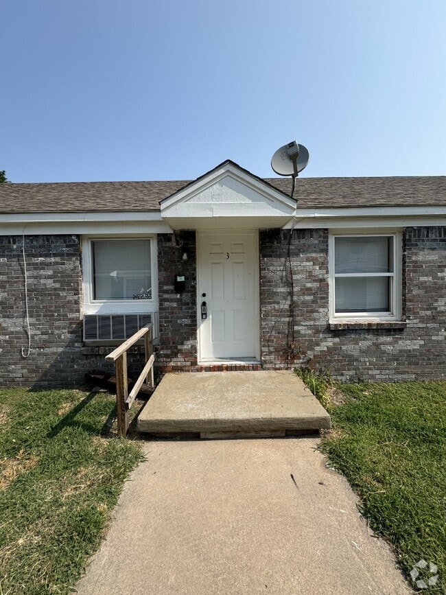Building Photo - 1 Bed, 1 Bath Rental - Section 8 Approved