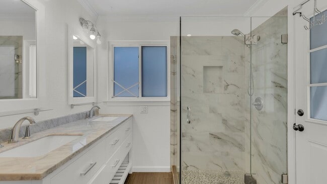 Building Photo - Lovely Home in San Jose near scenic Alum Rock! 2 Bedroom 2 Bath plus 1 Bed/1 Bath ADU