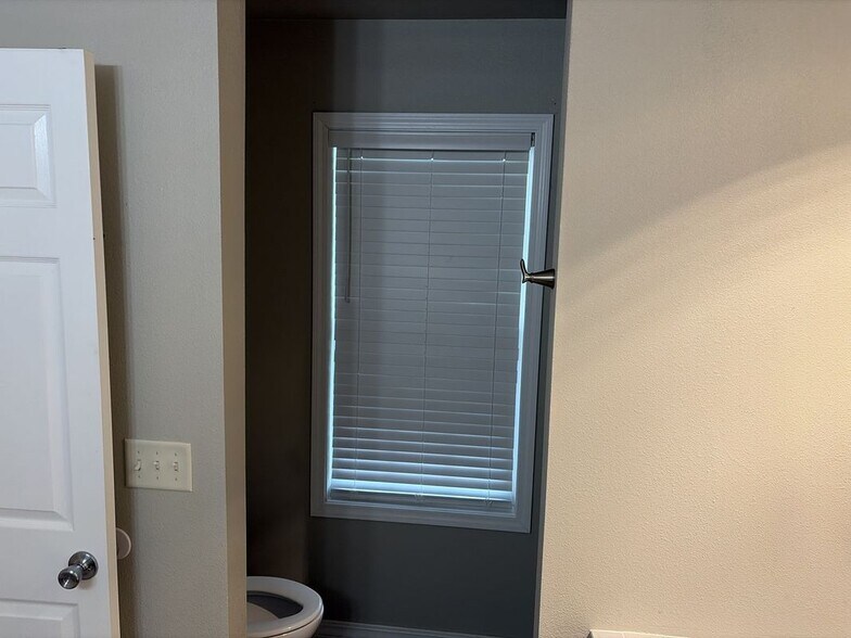 Building Photo - 521 Micahs Crossing