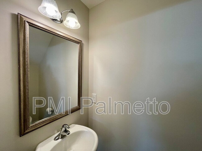 Building Photo - 1 Belle Ct