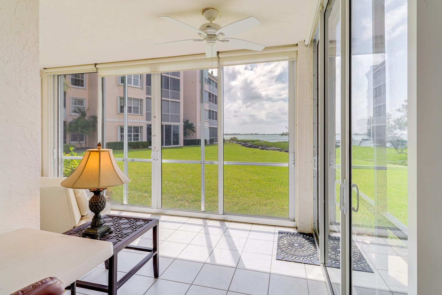 Building Photo - 5799 NE Island Cove Way