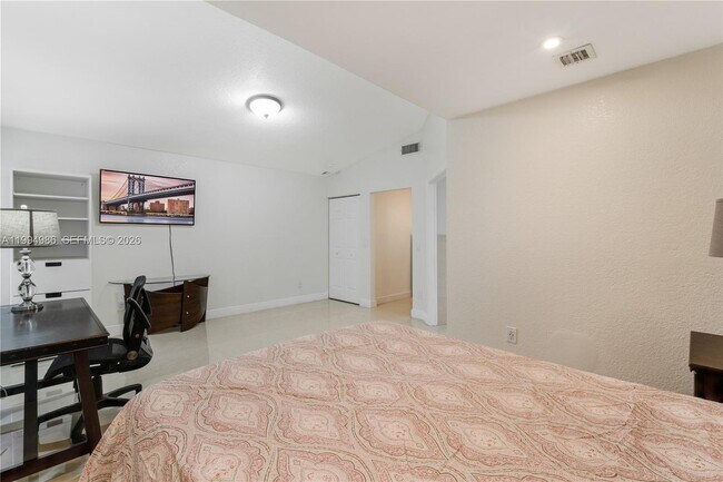 Building Photo - 15250 SW 154th Terrace