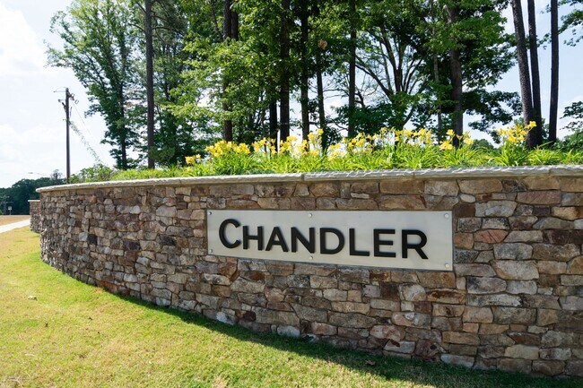 Building Photo - Stunning 5 Bedroom Home in Desirable Channing Woods