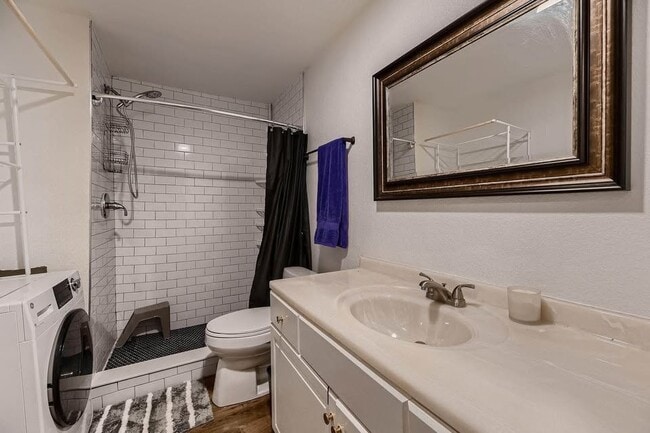 Building Photo - 575 2nd St
