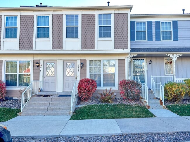Primary Photo - Beautiful TownHome Near Chatfield Reservoir