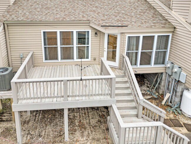 Building Photo - 7212 Windward Dr