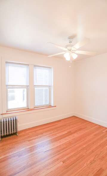 Building Photo - 4811 N Ashland Ave