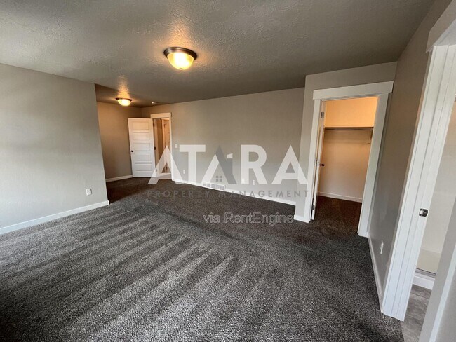 Building Photo - 5011 N Marble Fox Way