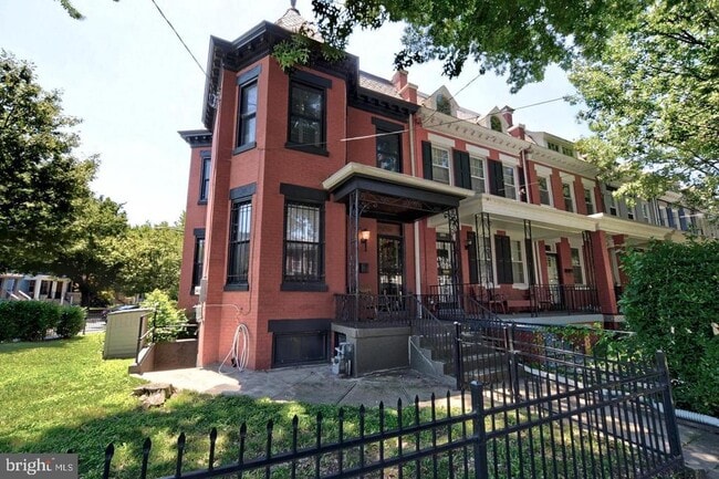 Primary Photo - 1200 Shepherd St NW