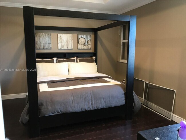 Building Photo - 10872 SW 89th St