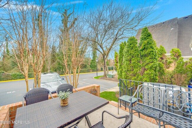 Building Photo - 51 Wyckham Rd