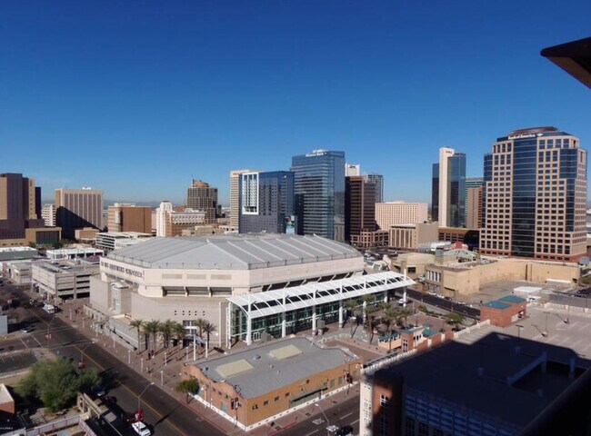 Building Photo - 310 S 4th St