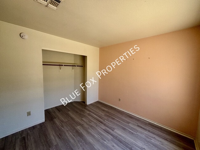 Building Photo - 9055 E Alderpoint Way