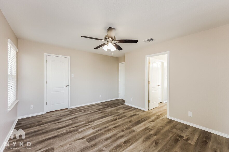 Building Photo - 10210 Briar Rose